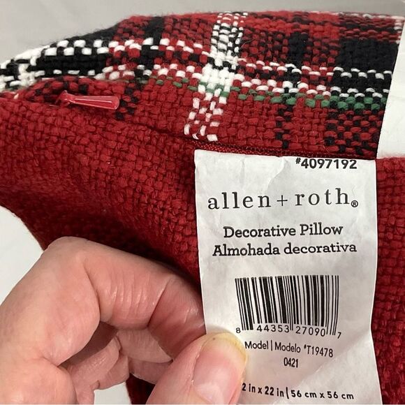 Allen + Roth Red Plaid Pillow Oversized NWT Zipper Cover 22” x 22” - Picture 4 of 4
